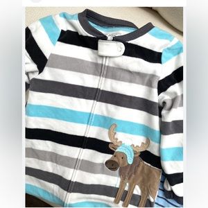 NEW.👼Toddler Boys Carter's Zip
Fleece Onesie Sleep 'N Play...12M